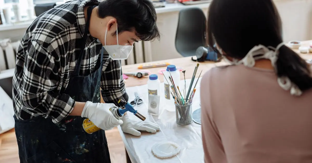 Les Caisses de Résine : Techniques Artistiques Innovantes
